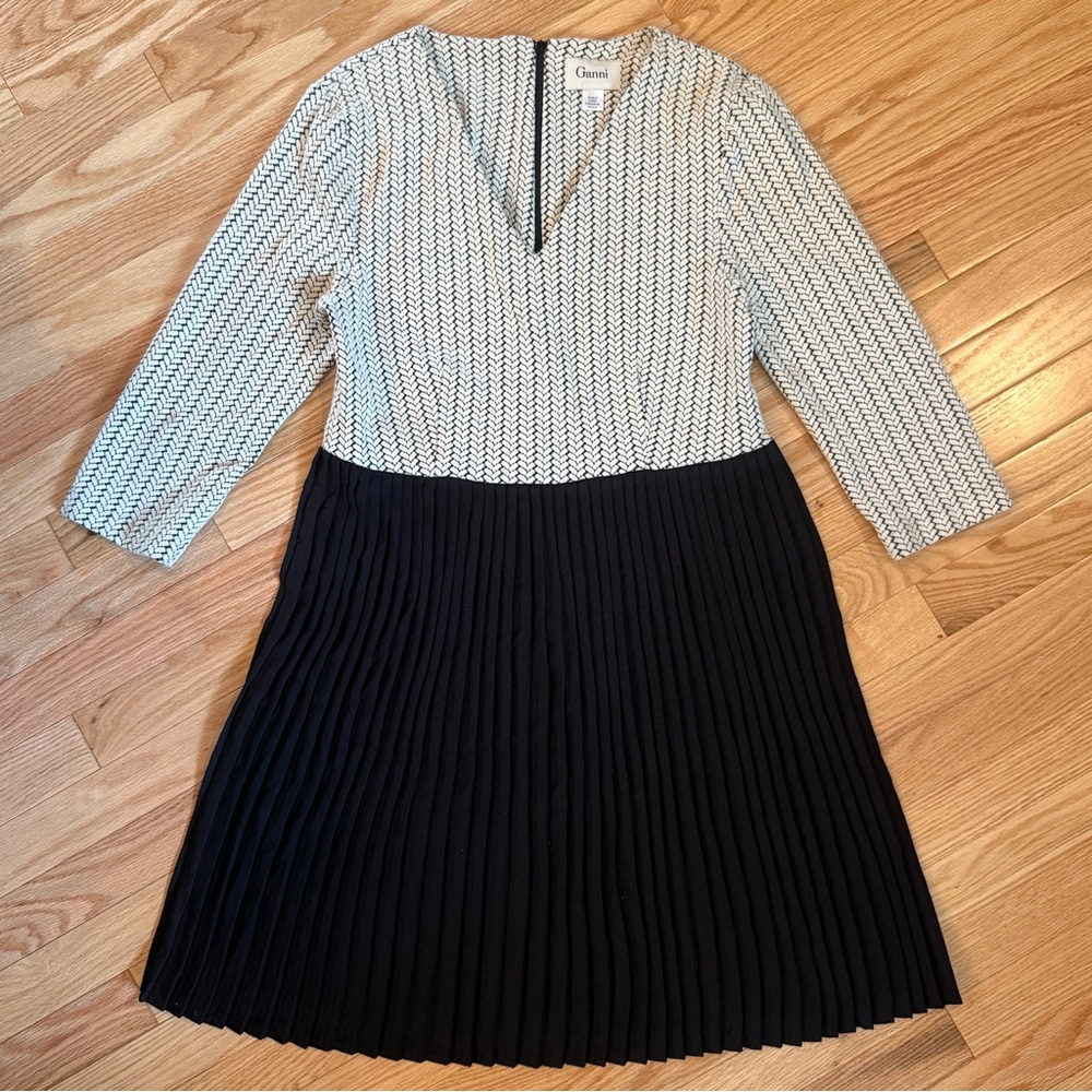 GANNI jacquard knit‎ & pleated skirt dress, black/ivory — L